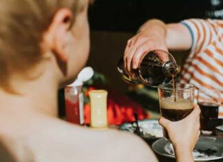 3 Side Effects of Soda on Your Stomach and Digestion